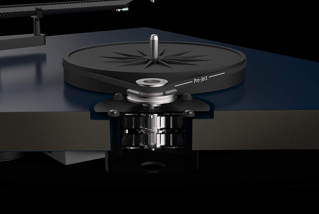 Pro-Ject Debut Carbon EVO, Audiophile Turntable with Carbon Fiber tonearm, Electronic Speed Selection and pre-Mounted Sumiko Rainier Phono Cartridge (High Gloss Black)